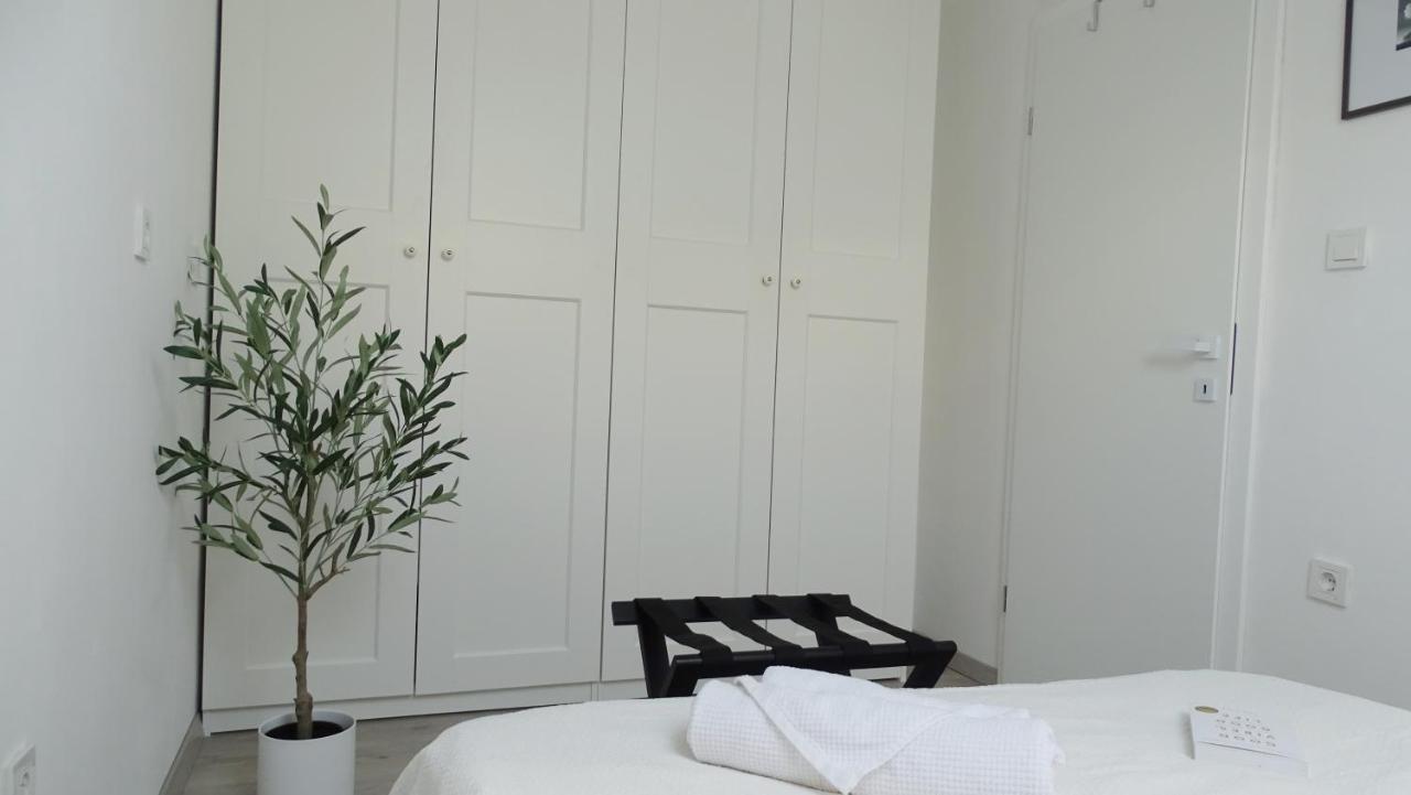 Petite Grey Apartment With Free Private Parking ซาเกร็บ ภายนอก รูปภาพ