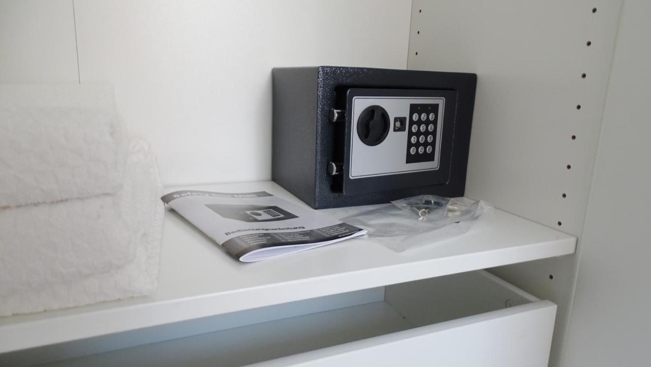 Petite Grey Apartment With Free Private Parking ซาเกร็บ ภายนอก รูปภาพ
